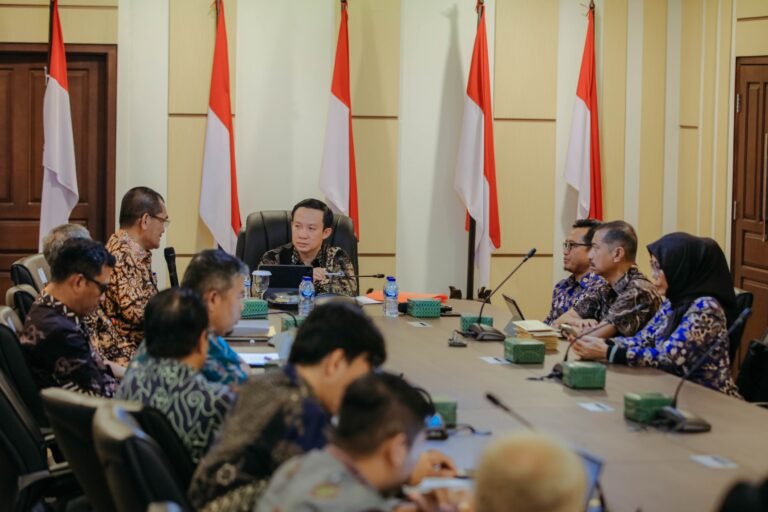 H28UrzeYsOLFqmIxQYqv2cDM6Bh2mvcomRKleiWr